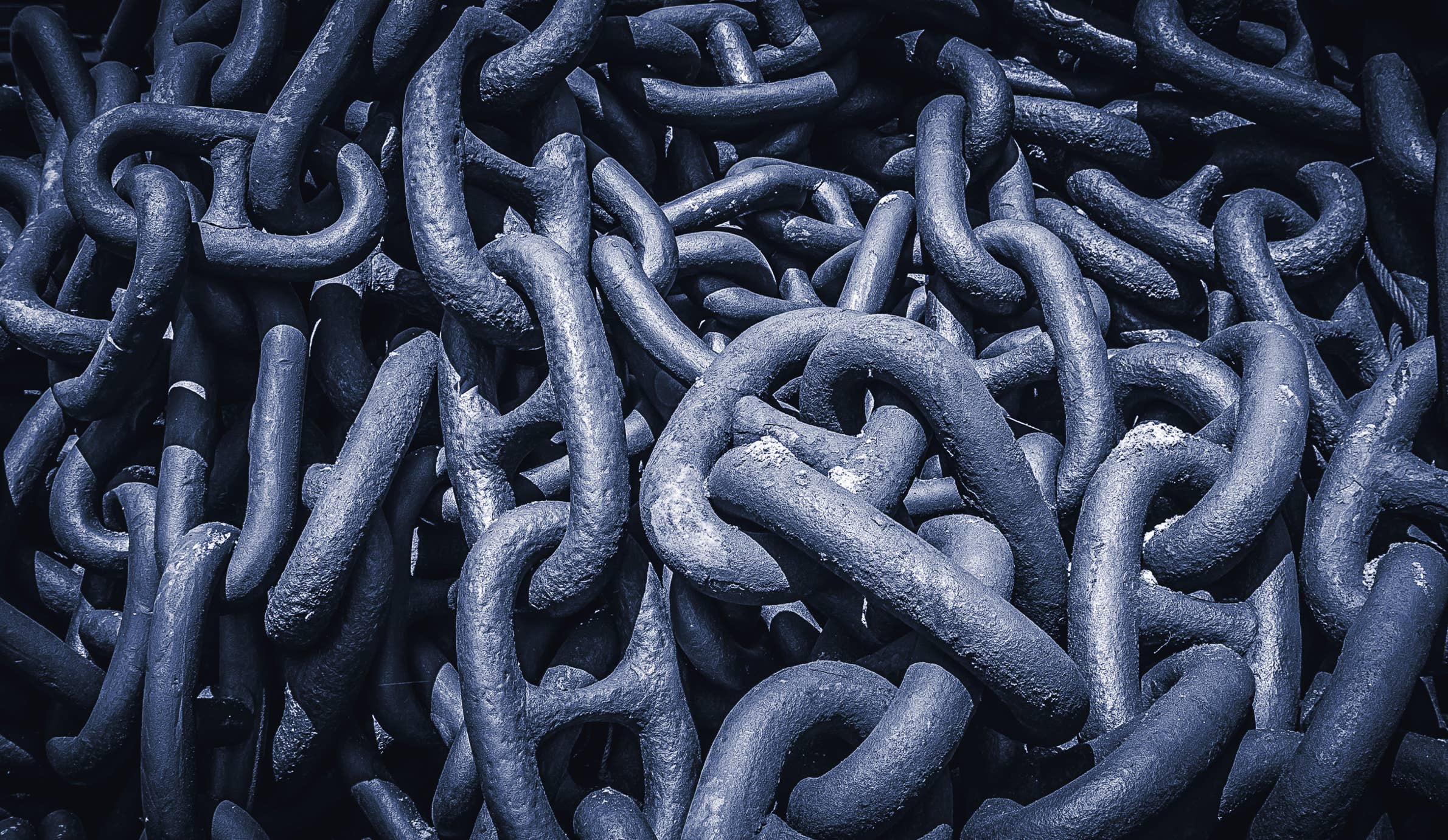 Abbildung: Foto Ankerketten Header Artikelübersicht Blog Kamingespräche Politik: Aktuelle Themen und Trends der internationalen Außen-, Sicherheits- und Entwicklungspolitik