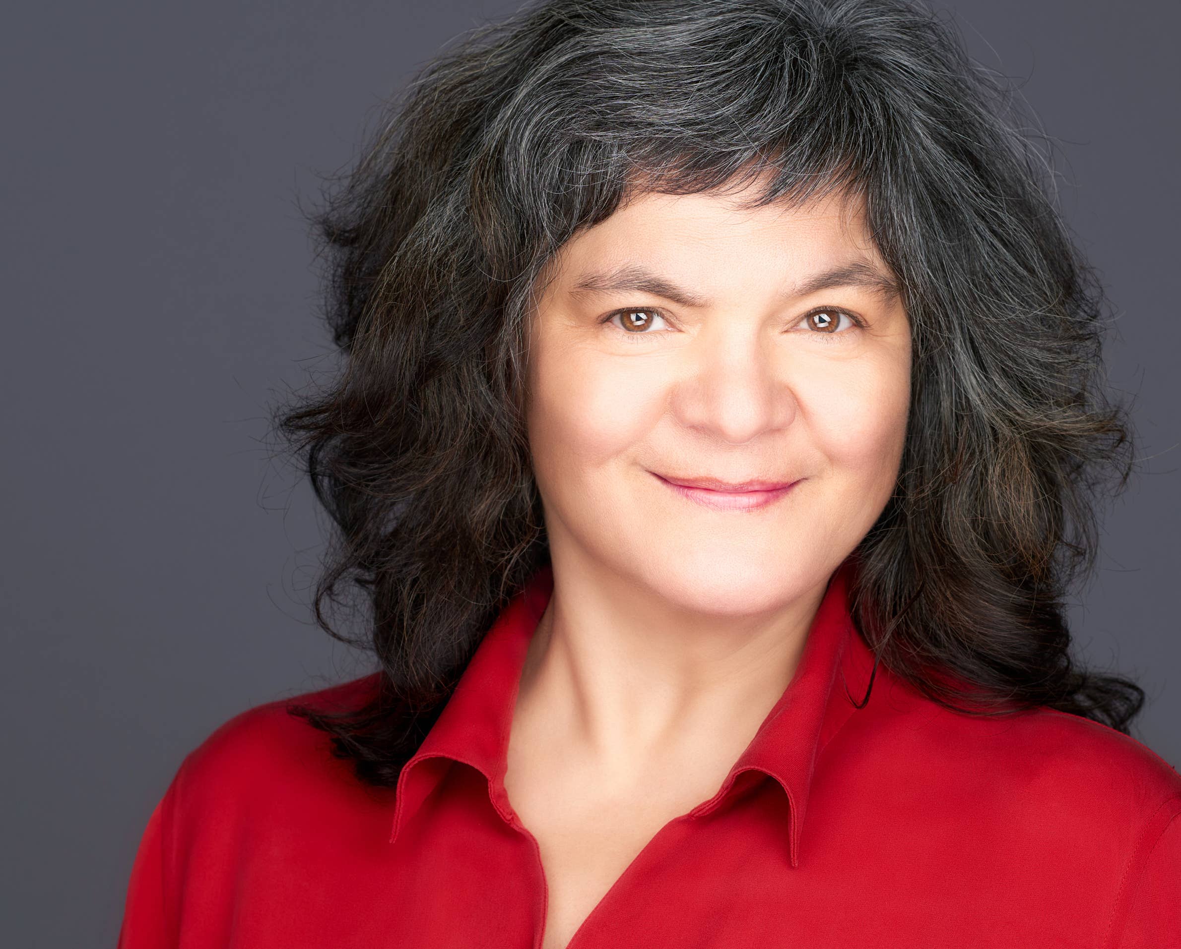 Abbildung: Portraitfoto farbig Dr. Fouzieh Melanie Alamir – Face To Face Solutions